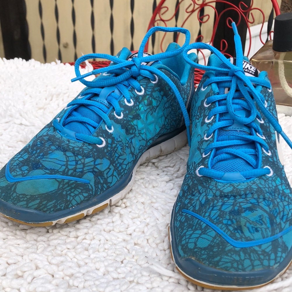 🚨B2G1 NIKE Nike Free Blue Green White  Athletic Shoes